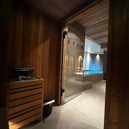 Prive De Luxe Igloo Avec Piscine Sauna Et Cheminee, 4 Chambres, 220m2 By Montblanc Chalet Val-d'Isere