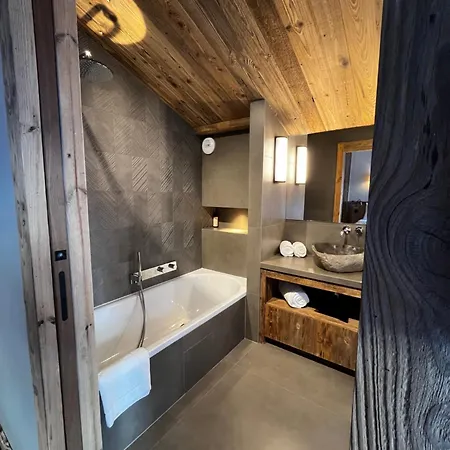 Prive De Luxe Igloo Avec Piscine Sauna Et Cheminee, 4 Chambres, 220m2 By Montblanc Val-d'Isere